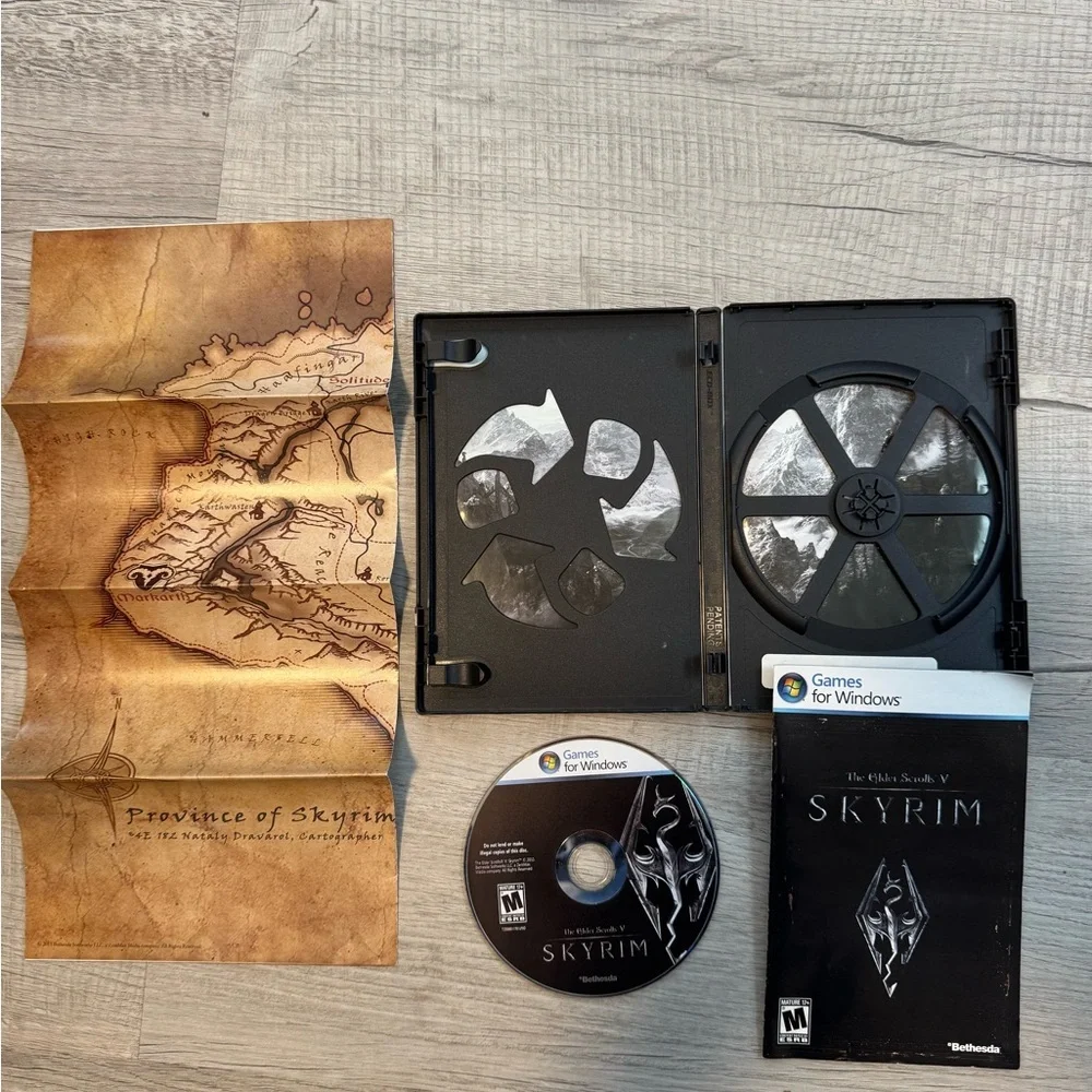 Elder Scrolls V Bethesda Skyrim Game PC RPG 2011 Complete Dvdrom Key Map Manual